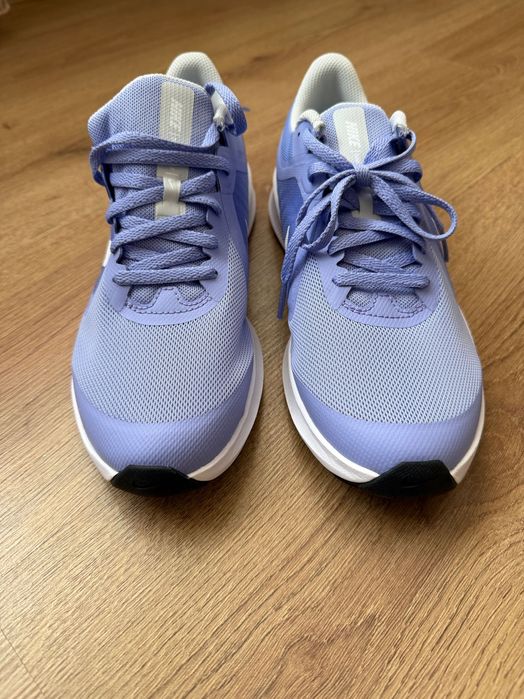 Маратонки на  Nike