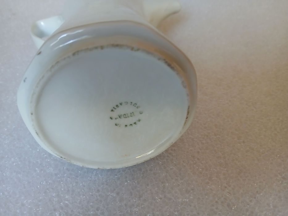 Каничка за мляко от Изида