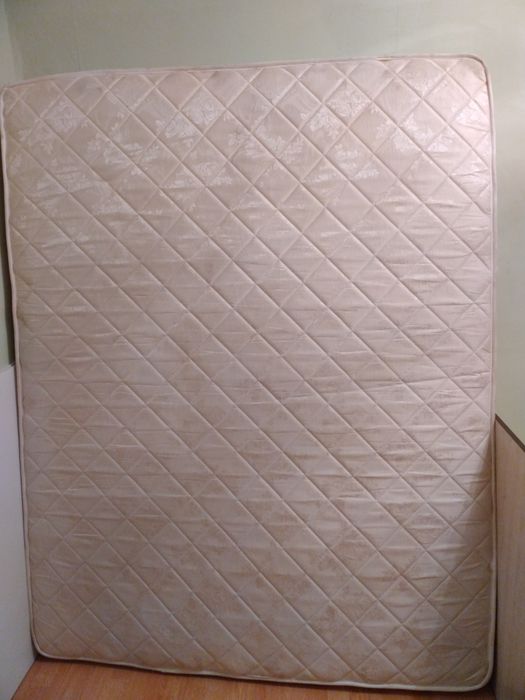 Продам двухспальный матрас