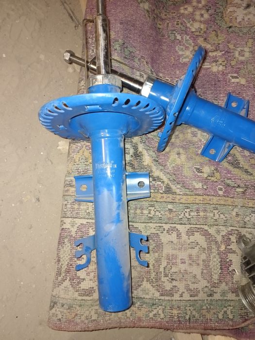 Амортизатор на Фольксваген мультиван