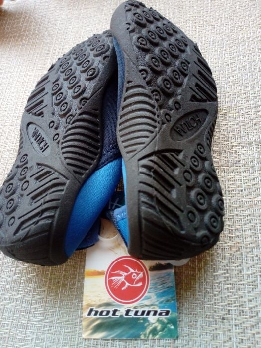 Нови Аква обувки Hot Tuna