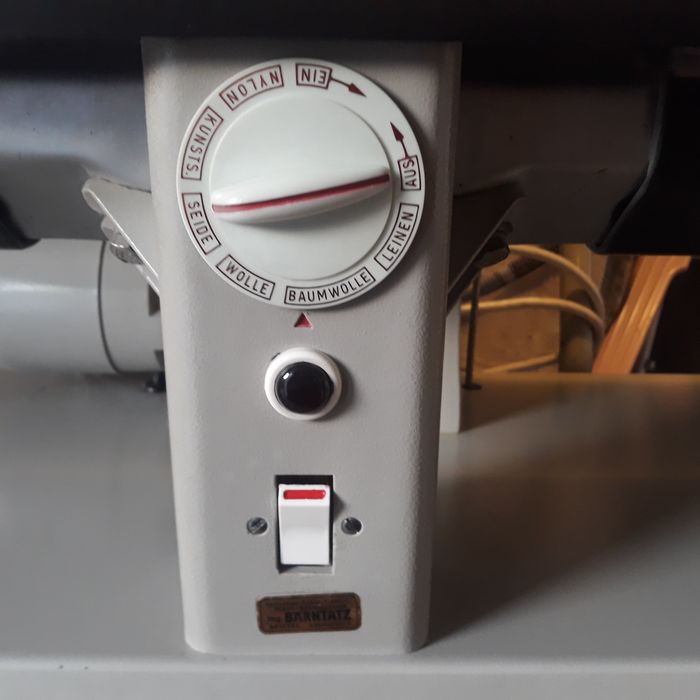 Профисиотнална машина за гладене.