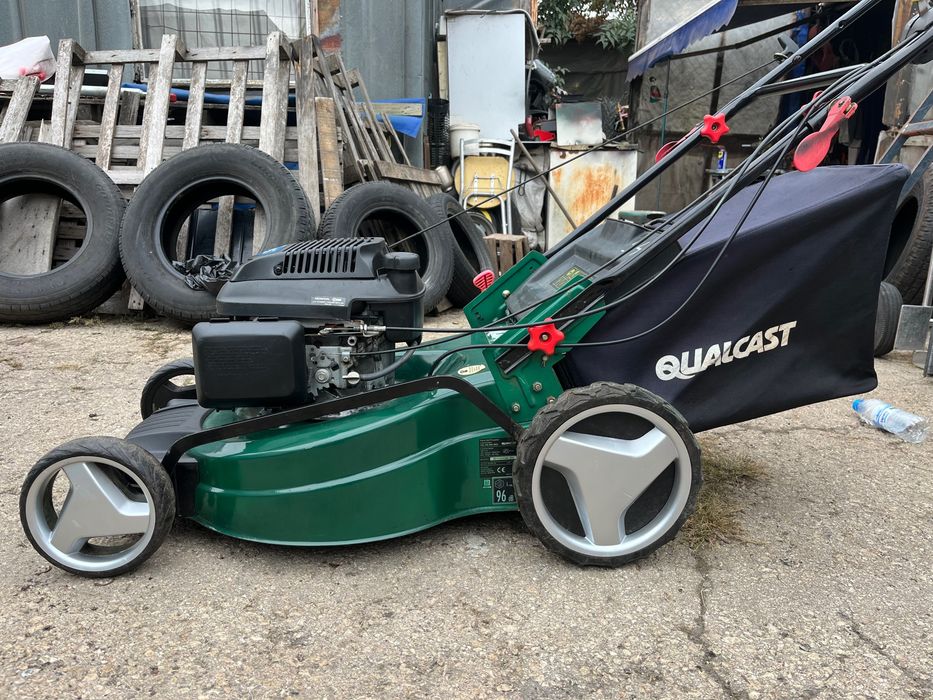 54 Самоходна моторна косачка Qualkast HONDA 4.5 hp