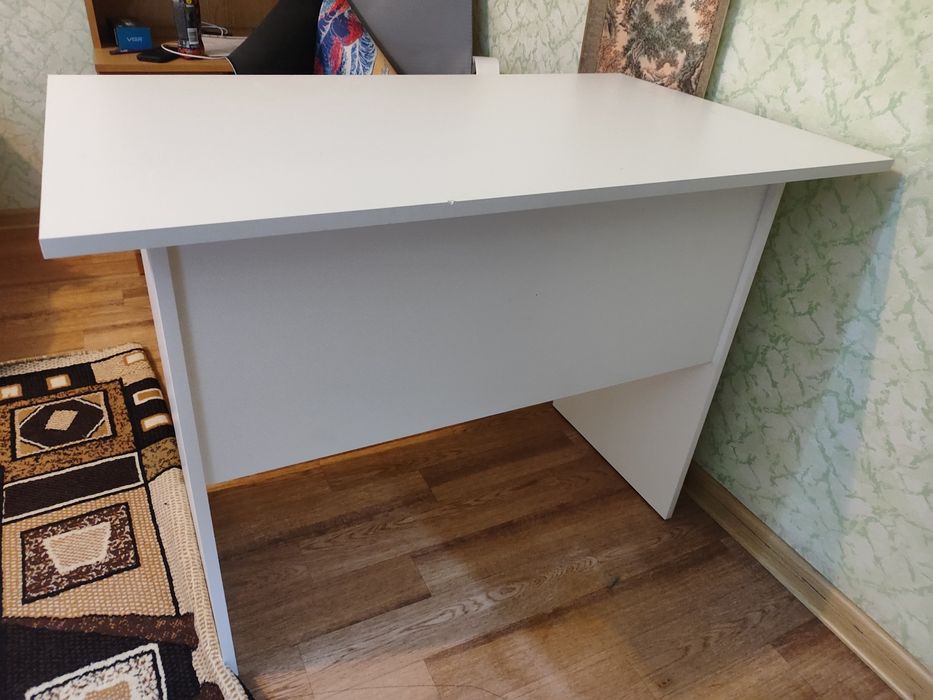 Продам письменный стол