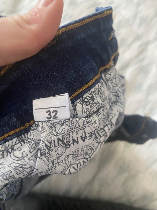 Продам новые джинсы на мальчика