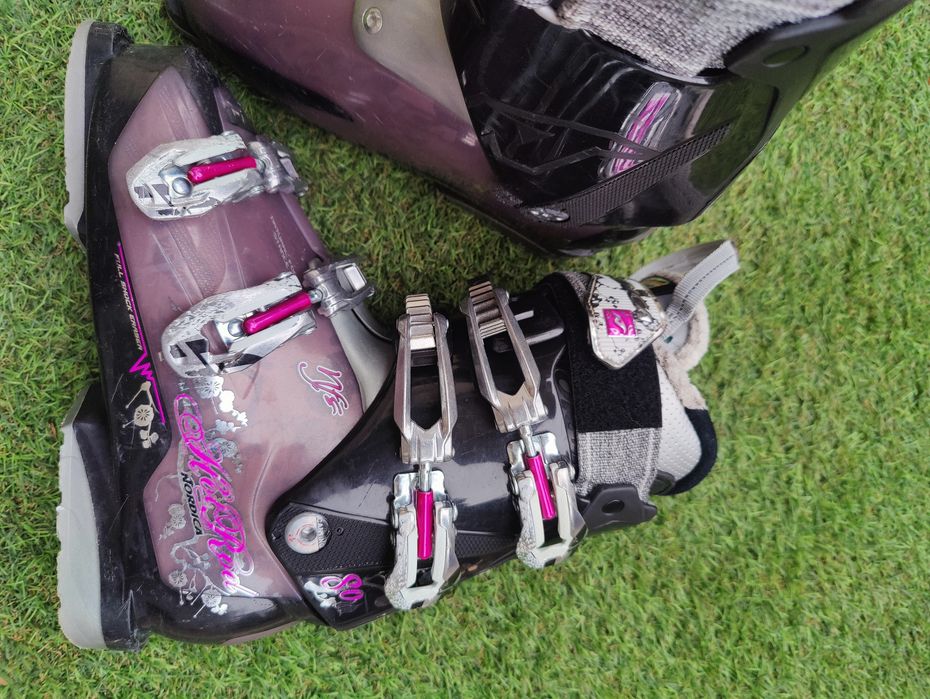 Clapari Nordica dama marime 38, 24.5cm