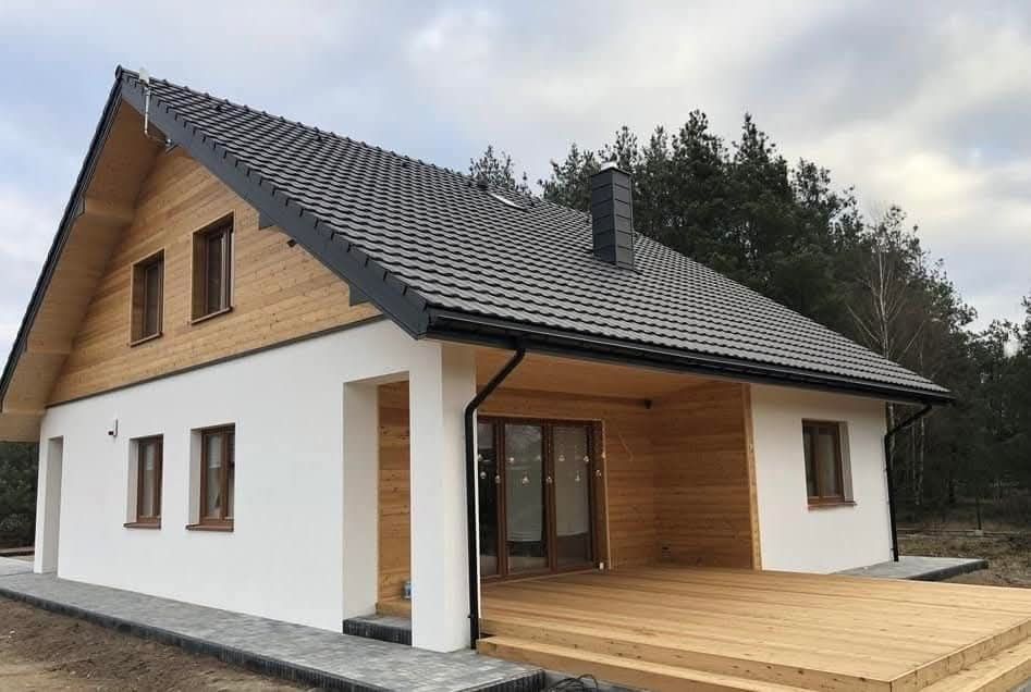 Vând case pe structura metalica învelite cu panouri sandwich