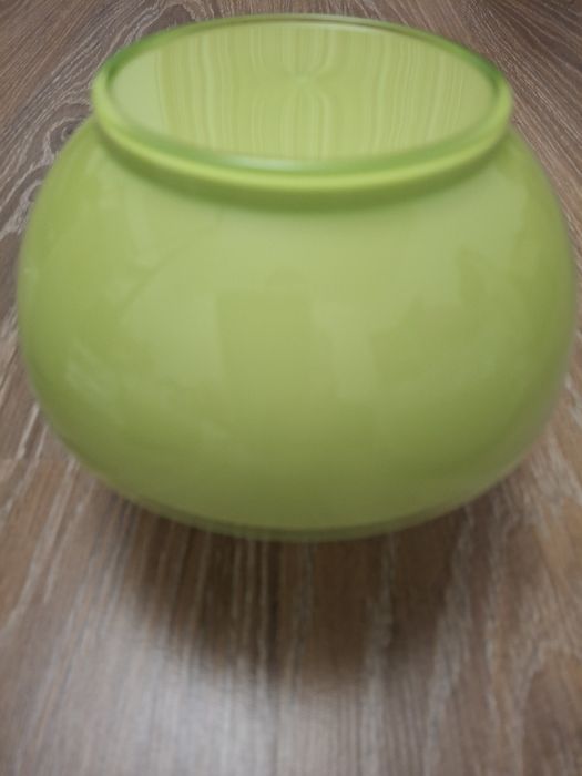 Продам стаканы и салатники