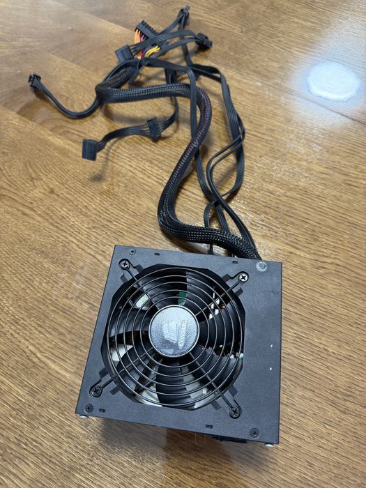 Corsair cx 600m , sursa 600w