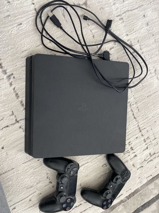 продам ps4 Slim в идеальном состоянии