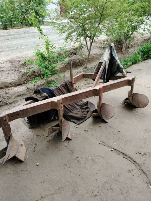 traktor mtz 80 sotiladi