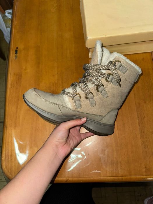 Продам обувь Reebok