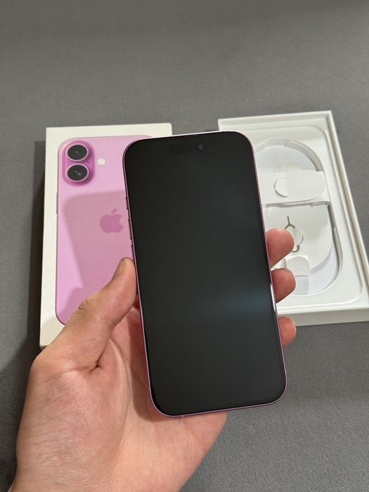 iPhone 16 128гб АКБ 93%