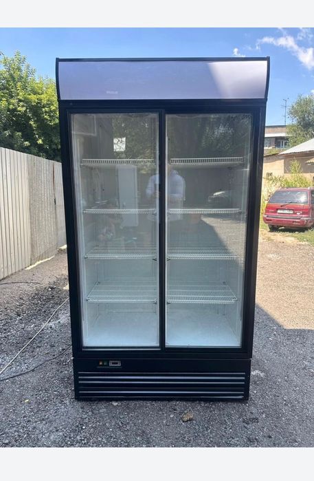 Продам витринные холодильники