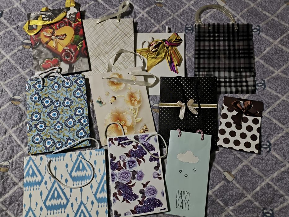 Брендовые и подарочные бумажные пакеты