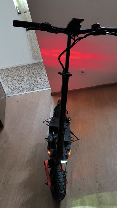 ( Se vinde urgen)Vand sau schimb trotineta pentru adulți