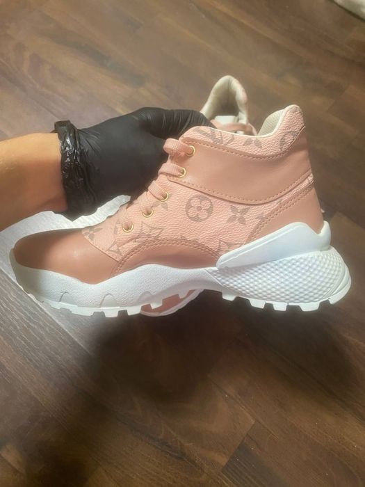 Обувь луи витон розовые