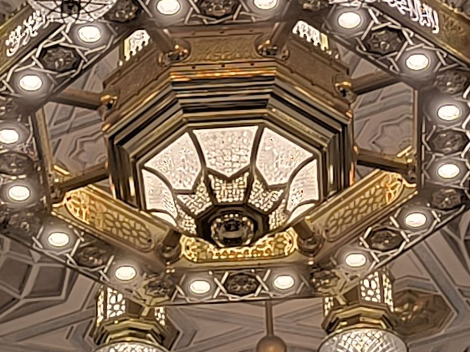 Latun va tilla rangli dekor buyumlarini yasash va o‘rnatish