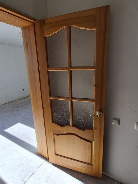 Продам межкомнатные деревянные двери