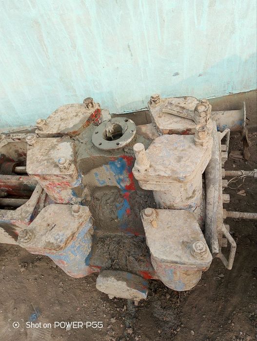 Буравой насоси сотилади