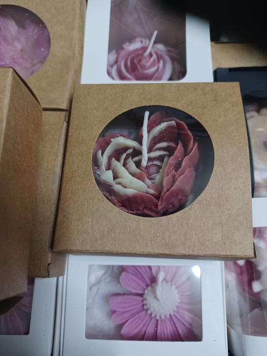 Flori din ceara naturala de soia și sapun