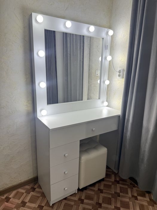 Туалетный столик