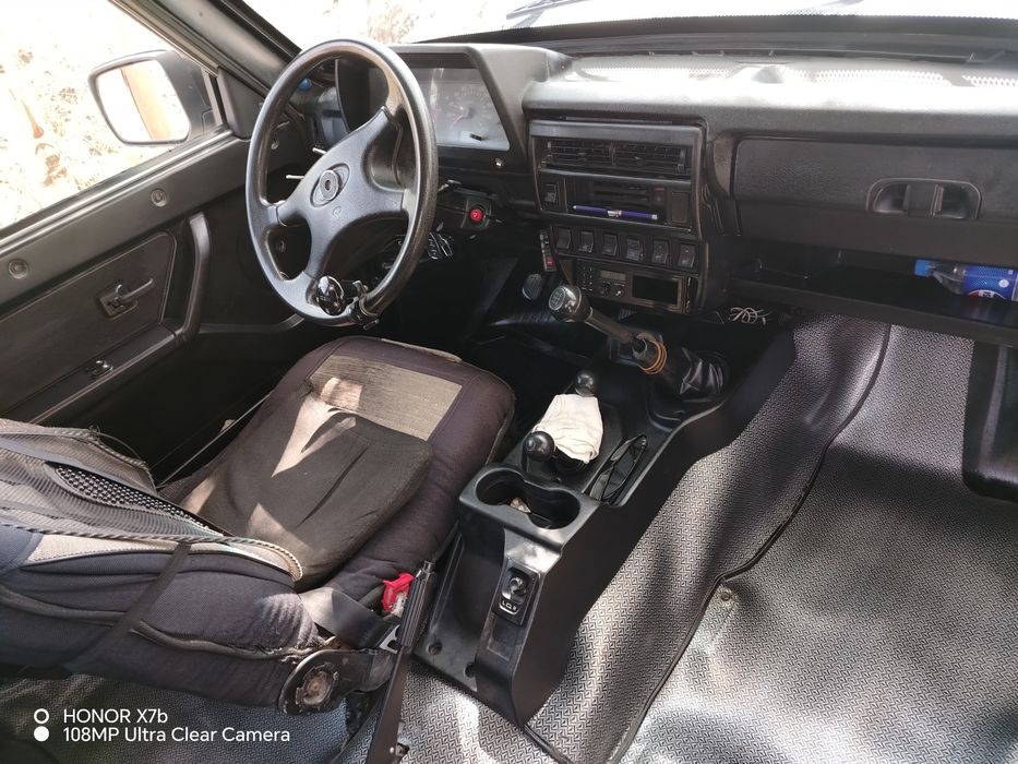 Lada Niva 4x4 2015-yili yurgan masofasi 160000 KM