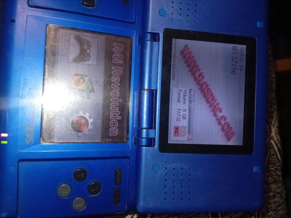 Nintendo ds продам.