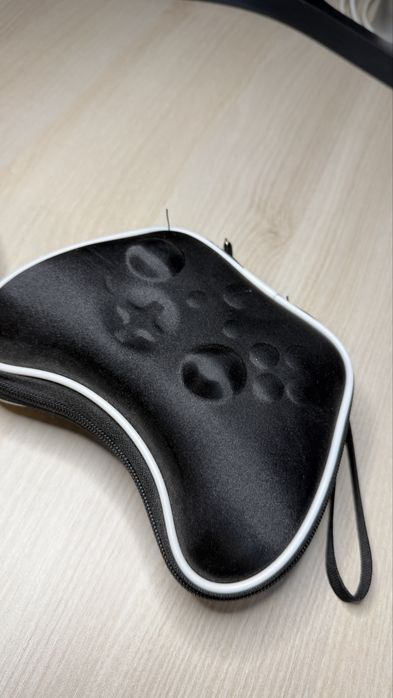 2x Huse rigide pentru controller Xbox, protecție și transport