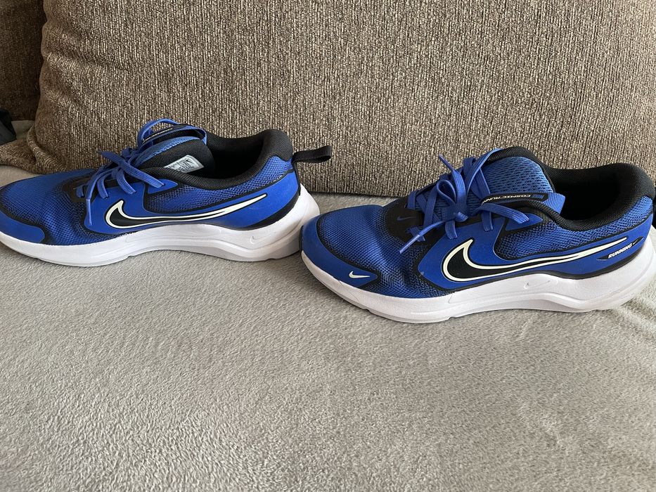 Маратонки Nike 39 номер