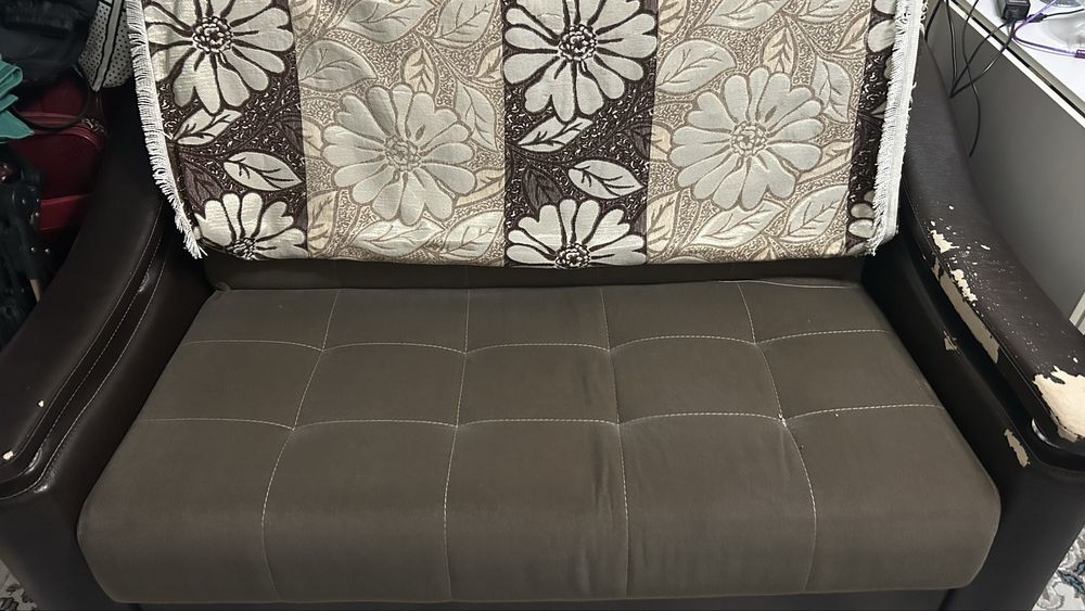 Диван среднего качества