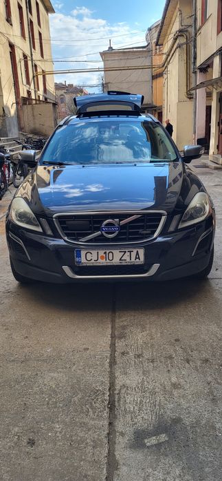 Volvo Xc 60 R -Dising 2011 cu cutia avariata.