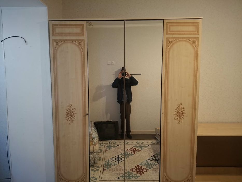 Продается    шкаф