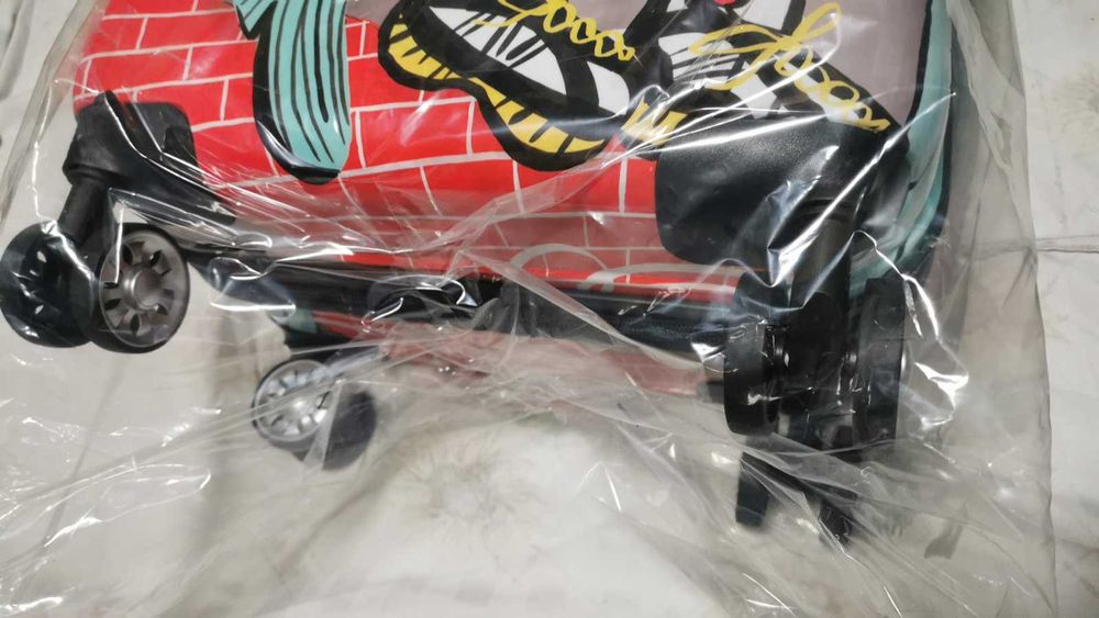 Раница,термус,сутчър,чорапи,колонка и други на Кока-кола и нутела