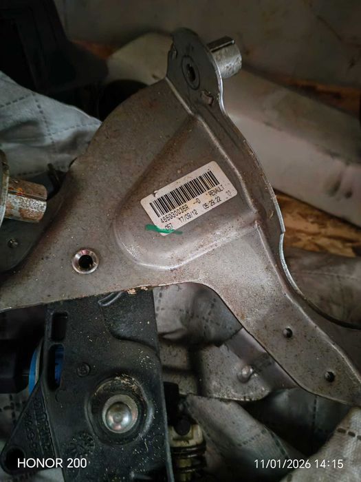 Pedala ambreiaj 465030036r