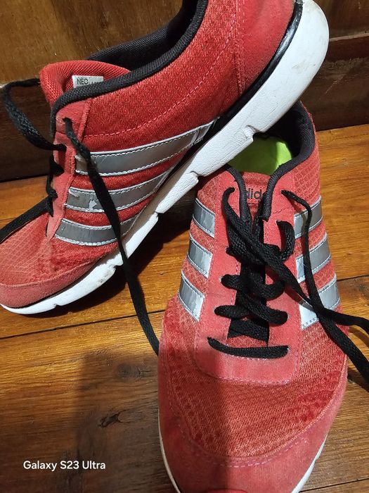 Продавам маратонки адидас