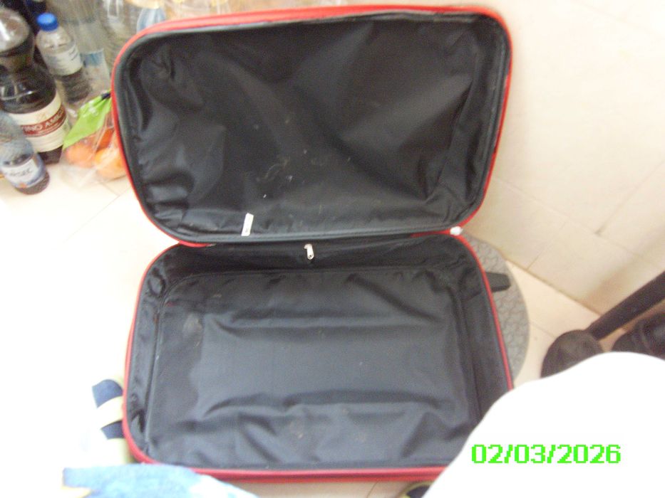 trolere,Grena mare .albastru mare si Gri mic. plastic dur si 3 rosii textil