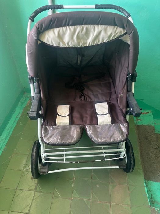 Колеска для близняшек