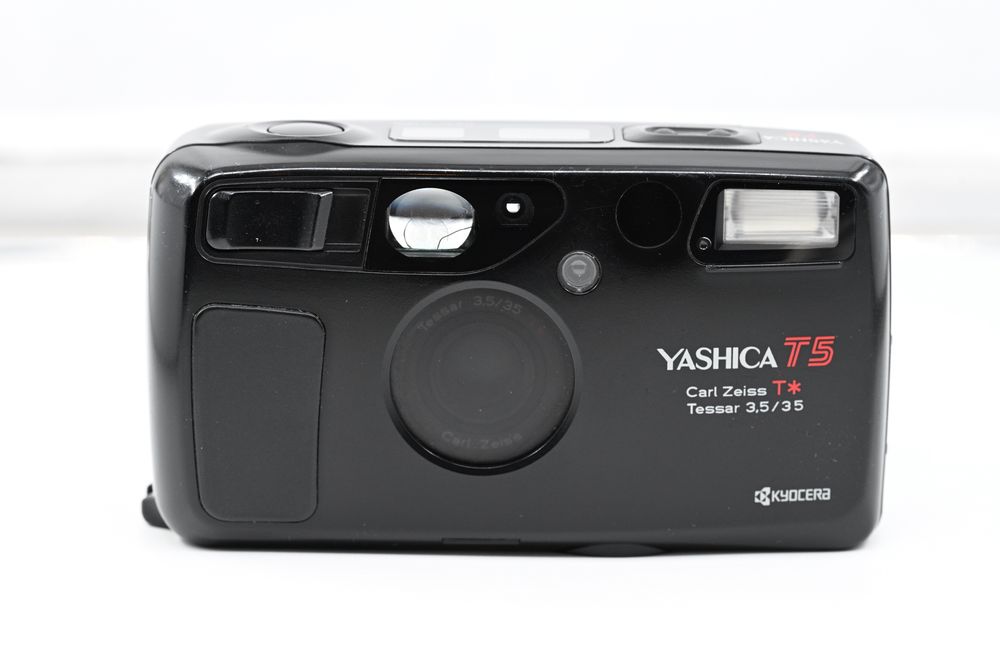 Yashica T5 Carl Zeiss Tessar T* 35mm f/3.5
