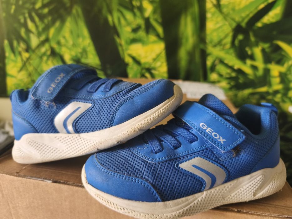 Обувки за момче Geox и Nike