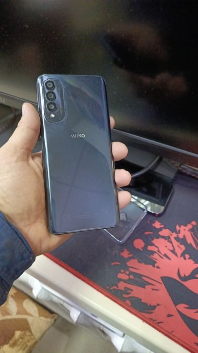 Продам телефон wiko 6/128гб