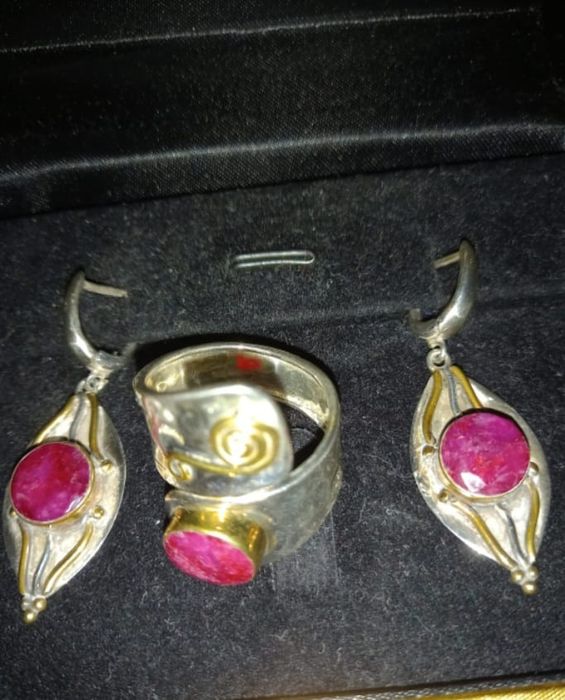 Продается серебряный набор 925 пробы