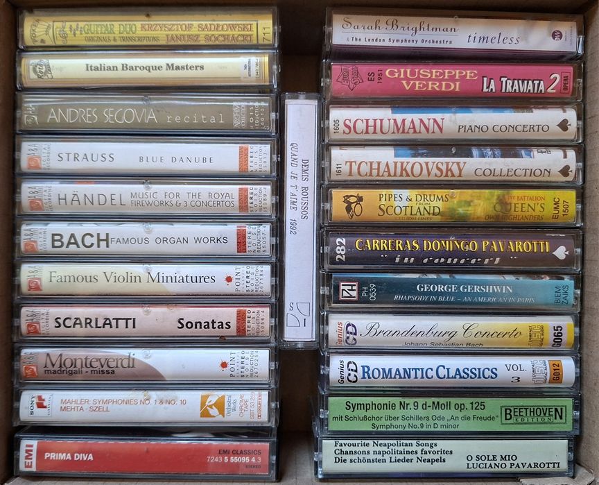 Casete și CD-uri audio cu muzică pop, rock, jazz, clasică