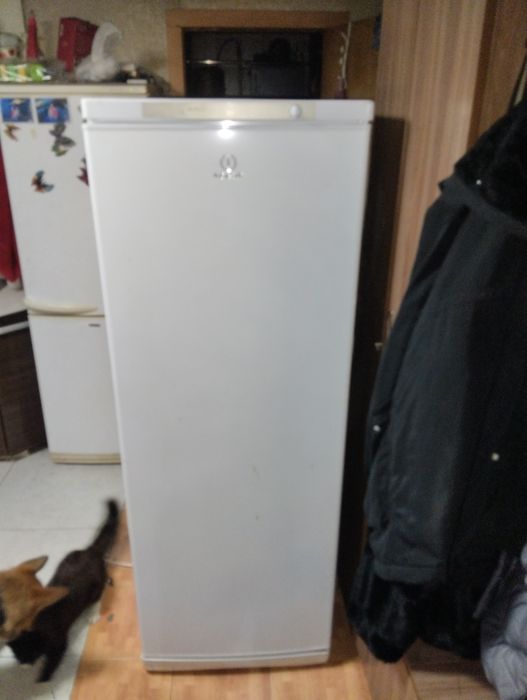 Морозильник вертикальный