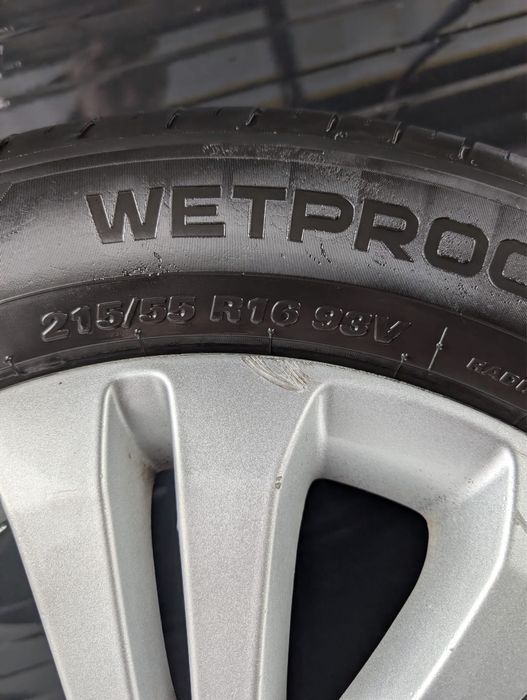 Roti 215 55 16 Anvelope cauciucuri Nokian + jante aliaj originale Ford