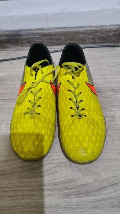 Обувь для футбола 38 р