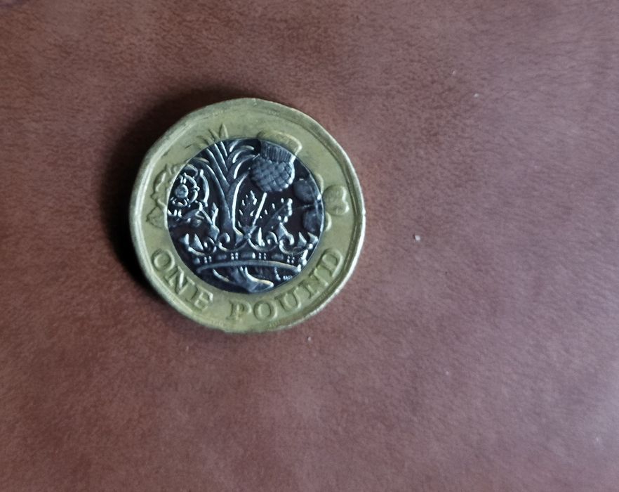 1 паунд 2016 година