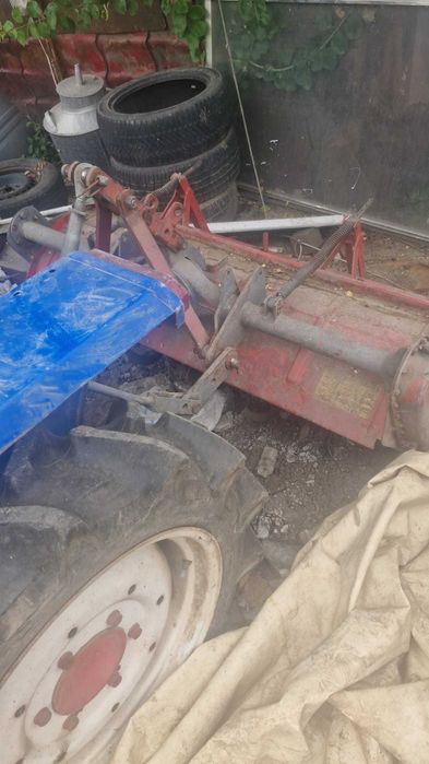 Închiriez tractoraș pentru arat și discuit grădini