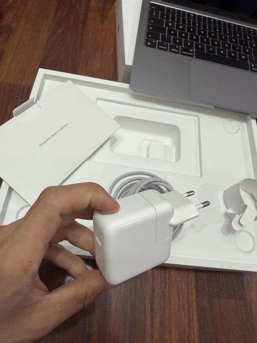 Macbook Air M3 impecabil