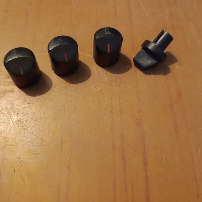 Butoane radio vechi romanesti